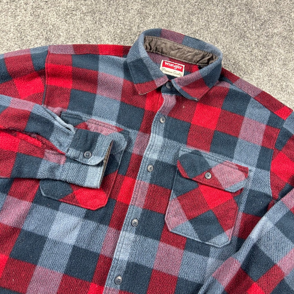 Wrangler Fleece Shirt Mens Medium Red Grey Buffalo Plaid Long Sleeve Button Up